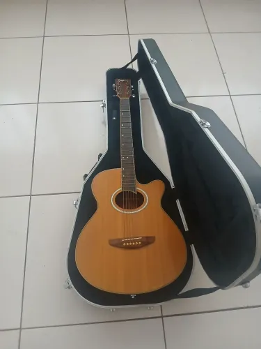 Vende se violão Tagima Dallas, case completo. Por R$1.000,00  