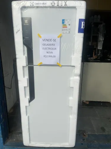 Geladeira Electrolux 431L nova
