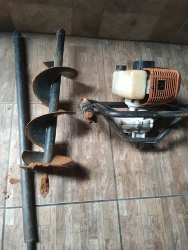Máquina de fura buraco
