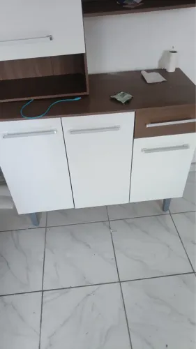 Vende-se armário de cozinha novo sem detalhes