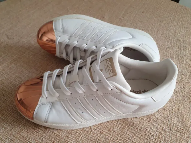 Adidas série especial