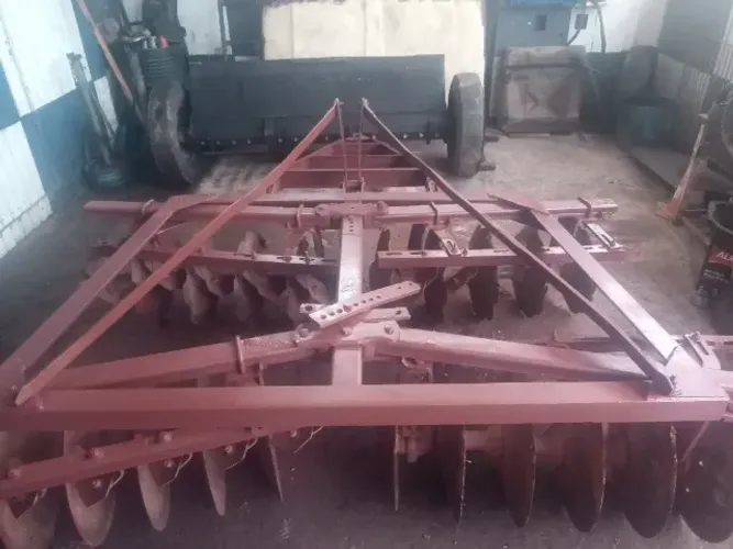 Grade Niveladora 24 Discos de Arrasto - Pronta para Uso