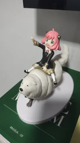 Figure Anya e Bond original