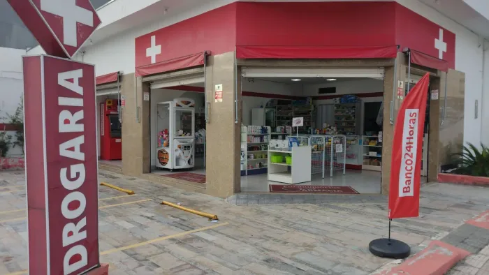 Ponto Comercial para Drogaria Montado e funcionando 