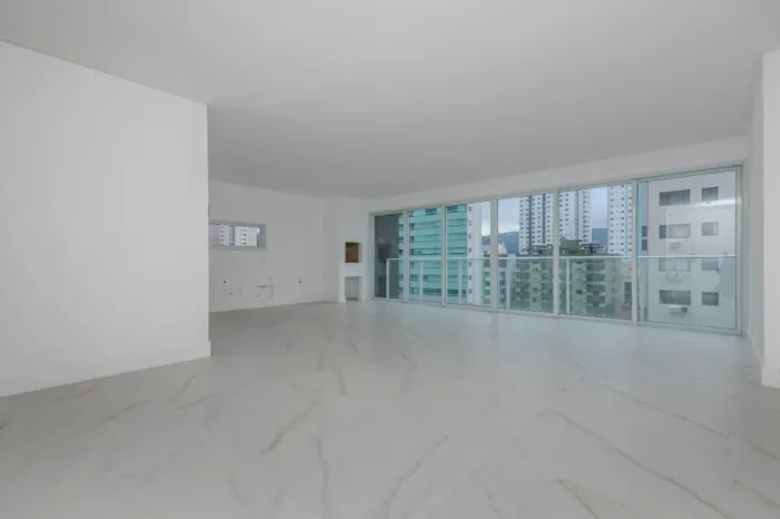 Apartamento para venda em Centro com 4 quartos, sendo 4 suítes, 143m²