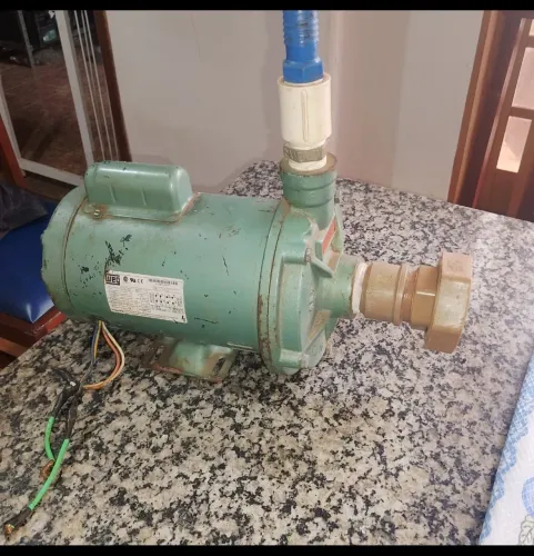 Bomba de água pra piscina