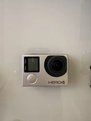 GoPro Hero 4 Silver + Dome (acessório)