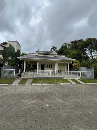 Aluguel Casa - Condomínio Fechado