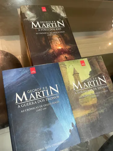 As Crônicas de Gelo e Fogo (Vol. 1, 2 e 3) | Leya | George R. R. Martin