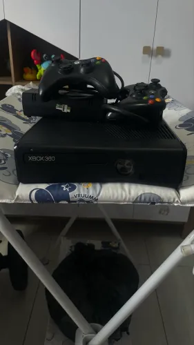 Xbox 360 travado - Fonte com defeito - preço negociável - sem frete