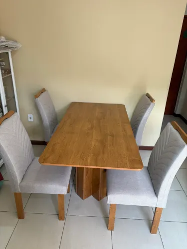 ? Oportunidade! Vende-se Mesa com 6 Cadeiras ?