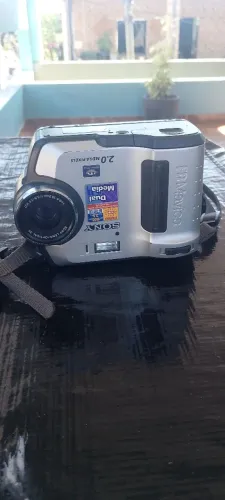 Vendo uma máquina fotografia sony