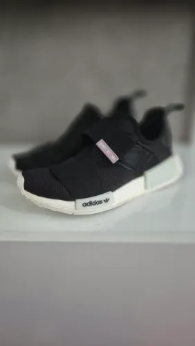 Tenis adidas NMD_R1