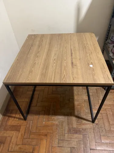 Mesa quadrada