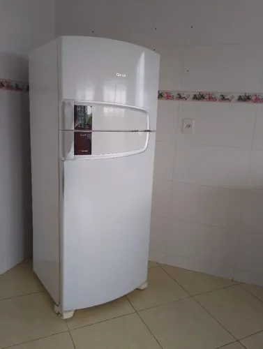 Geladeira Consul e máquina eletrolux