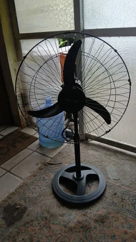Ventilador de pé Ventisol - 220v.