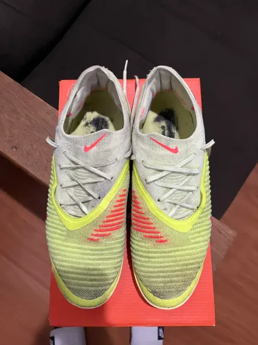 Chuteira Nike Phantom Pro 6 Low, Society Tamanho 40 