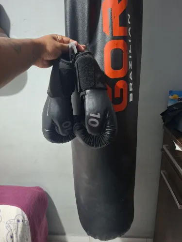 Vende-se saco de pancadas + luvas