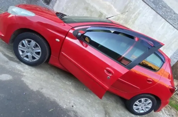 Peugeot 207 XR 1.4 Flex 8V 5P 2013