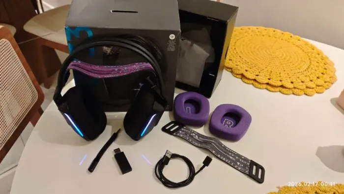 Headset Logitech G733 + Kit Extra de EarPads