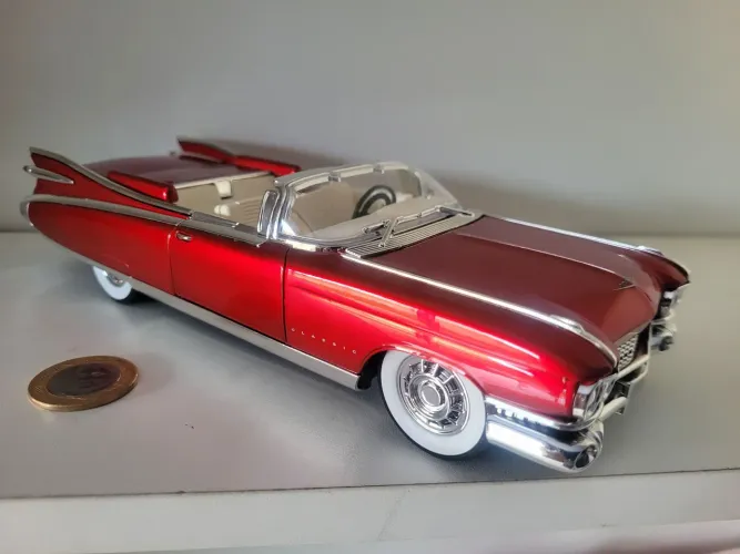 Miniatura Cadillac Eldorado 1/24