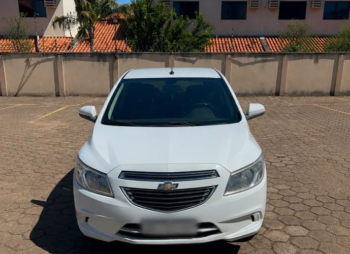Chevrolet Onix Hatch LT 1.0 8V Flex Power Mec. 4P 2015