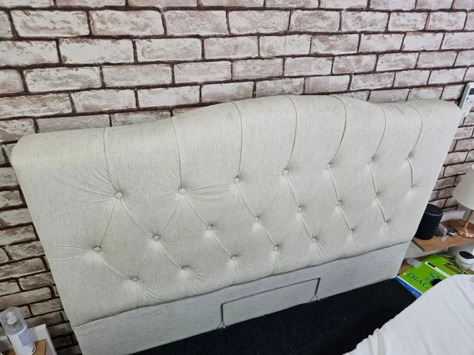 Cabeceira de cama de casal (Tamanho padrão)