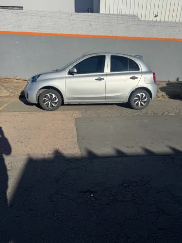 Nissan March S 1.0 12V Flex 5P 2017