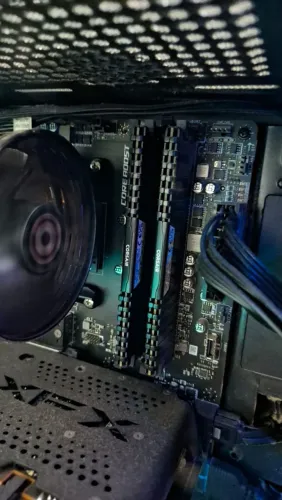 Memória ram Corsair Vengeance 32gb (2x16) DDR4 Cl16 2400mhz