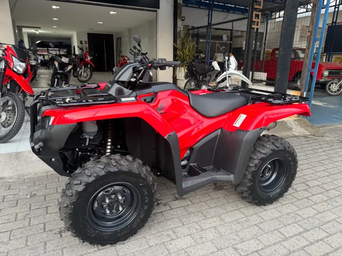 Quadriciclo Honda FOURTRAX 2025 com apenas 1.000 km