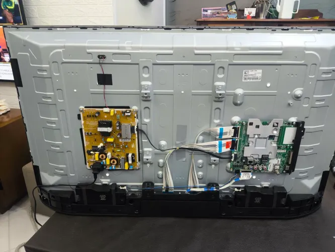 TV LG 43" - PARA PEÇAS