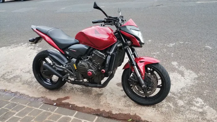 HORNET 600 F
