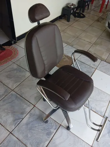 Cadeira de Barbeiro  R$ 600