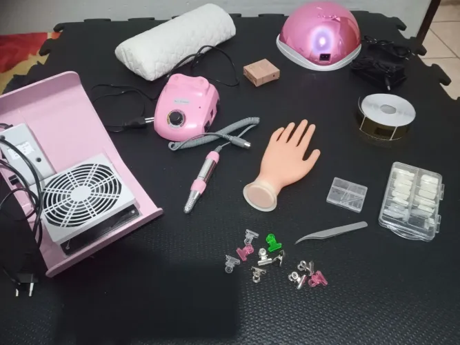 Acessórios para unhas em gel e fibra etc...