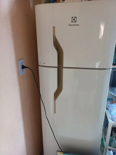 Vendo geladeira $680