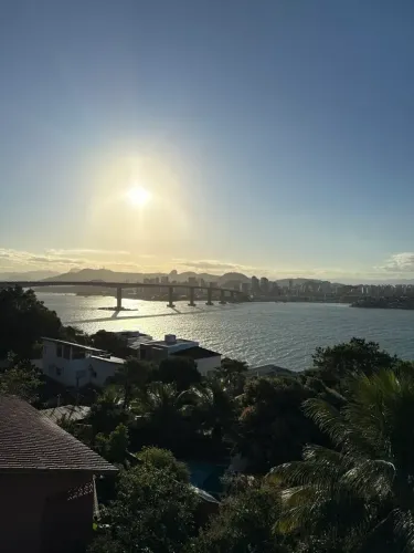 Casa à venda no Morro do Moreno  Vista de tirar o fôlego!