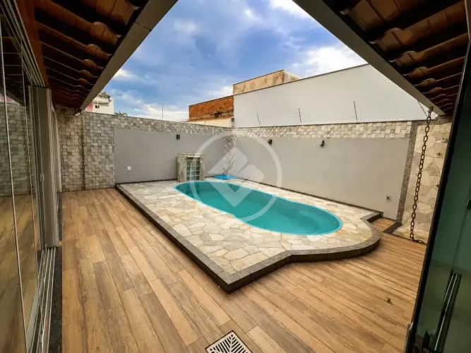 Casa 3 quartos, com piscina à venda no bairro Ipanema, Araçatuba/SP codigo: 334440