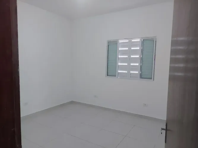 Imóvel para aluguel possui 120 metros quadrados com 3 quartos em Cidade Dutra - São Paulo