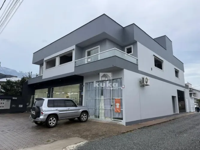APARTAMENTO SEMIMOBILIADO P/ LOCAÇÃO