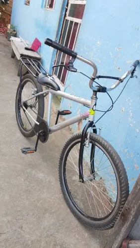 Estou vendendo está bicicleta pra sair rápido em aceito catira também