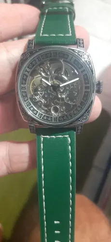 VENDO UM LINDO RELÓGIO AUTOMÁTICO TURBILHÃO (SKELETON).