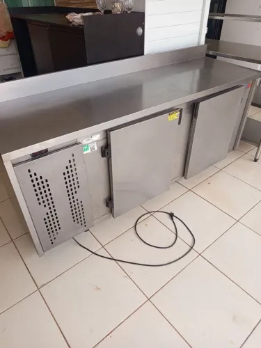 Mesa Refrigeradores 2 portas