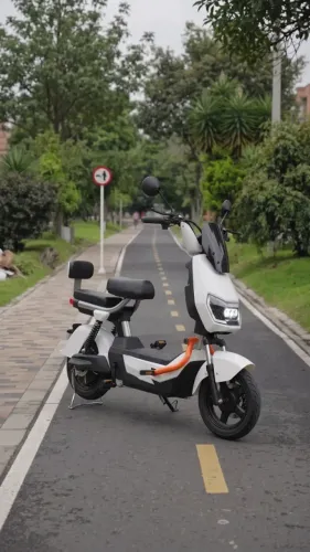 Scooter Elétrica Catavento 1000W Creme 0km na Caixa, Lítio, Bluetooth e NFC