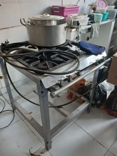 OPORTUNIDADE: Lote de Equipamentos Industriais para Cozinha / Restaurante / Padaria