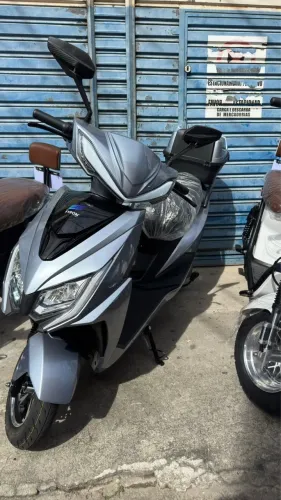 Scooter elétrica Fyron 1000W