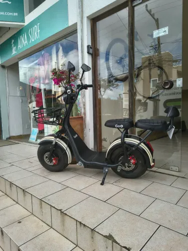 Scooter elétrica da Goo ,semi nova