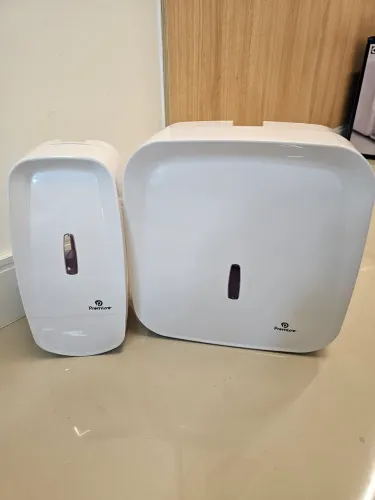 Porta papel e dispenser de sabonete líquido