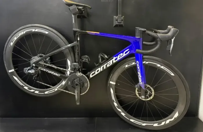 Bicicleta alemã Corratec CCT EVO Sram Force AXS 12v