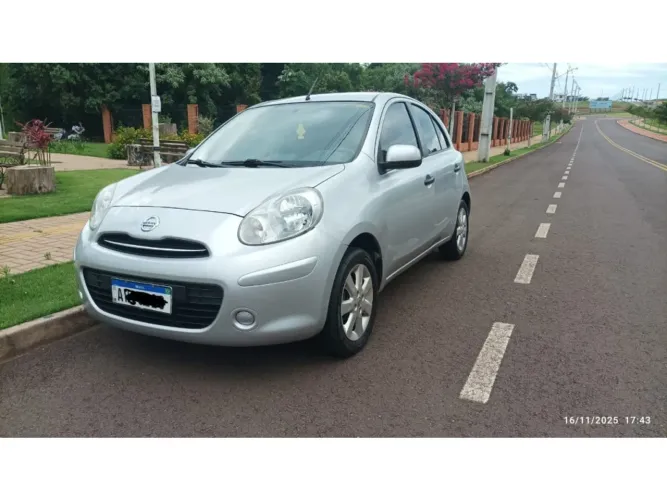 Nissan March S 1.0 16V Flex Fuel 5P 2013