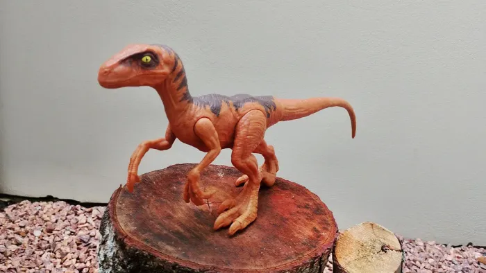 Brinquedo Velociraptor